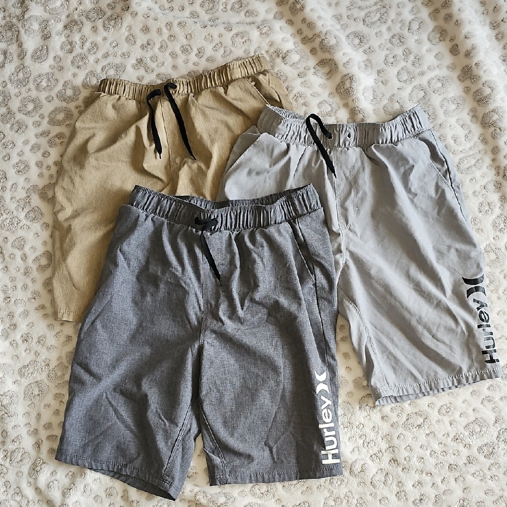 Hurley Men's Gray and Tan Shorts Set